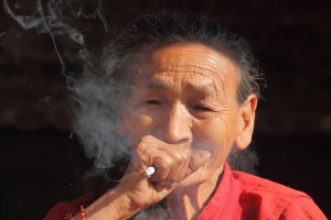 A lokal smoking