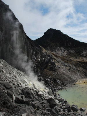 Approaching Gunung Sibayak